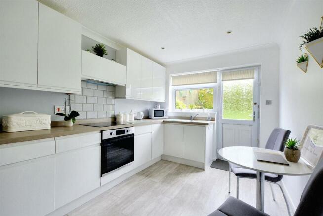 Kitchen_1.jpeg