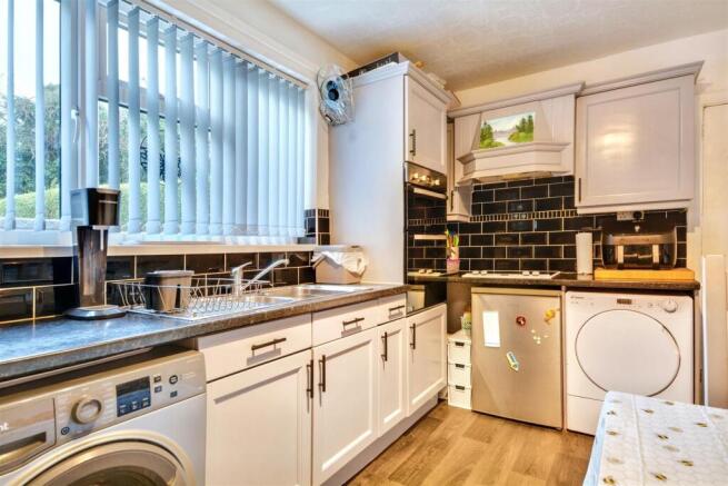 Kitchen_2.jpeg