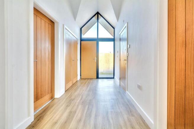 thumbnail_EntranceHall_1.jpg