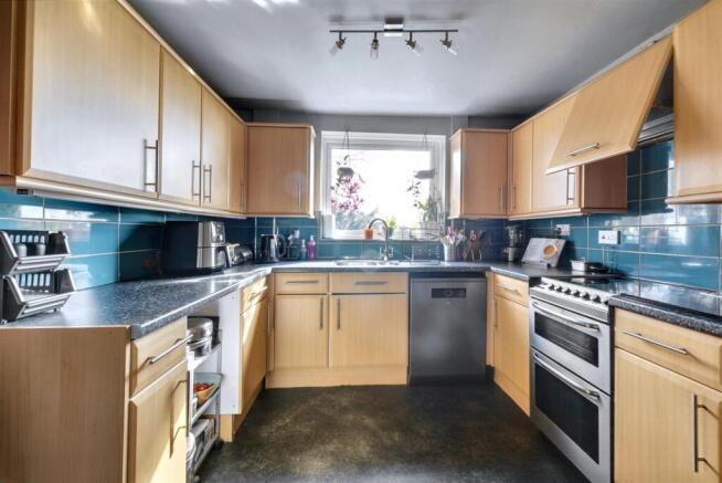 Kitchen_1.jpeg