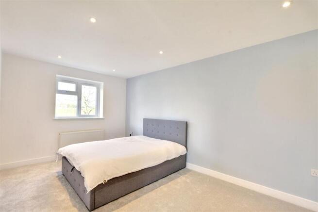 Bedroom 1_1.jpeg