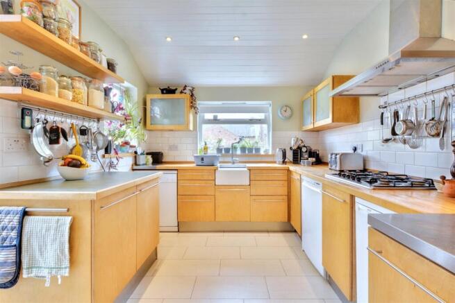 Kitchen_1.jpeg