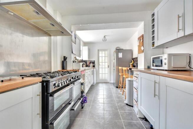 Kitchen_2.jpeg