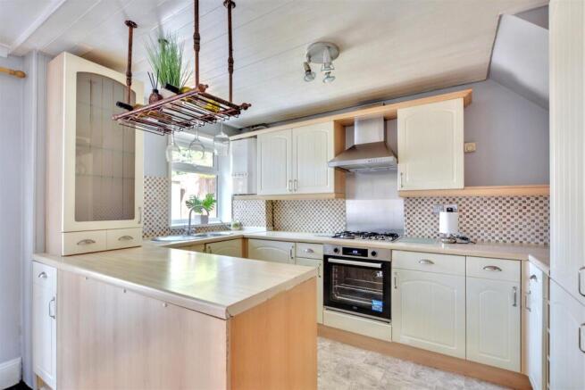 Kitchen_1.jpeg