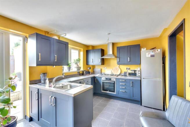 Kitchen_3.jpeg