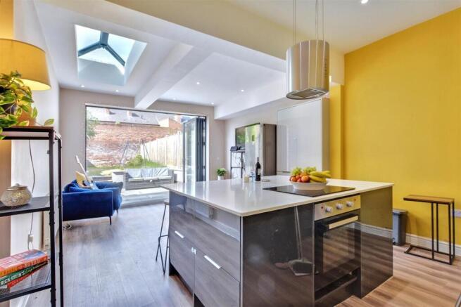 Kitchen_6.jpeg