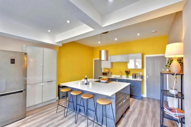 Kitchen_2.jpeg