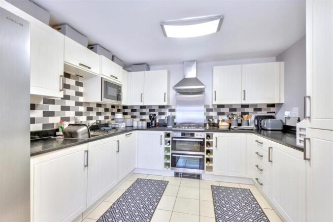 Kitchen_1.jpeg