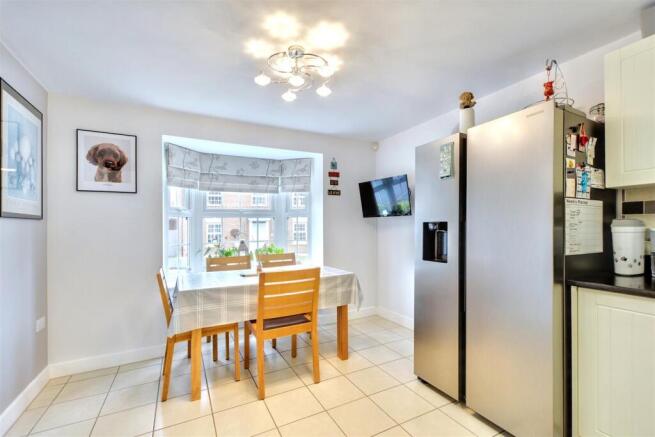 Kitchen_2.jpeg