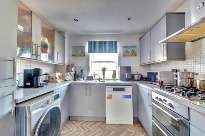 Kitchen_1.jpeg