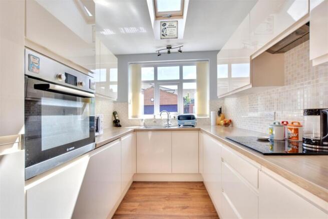 Kitchen_2.jpeg