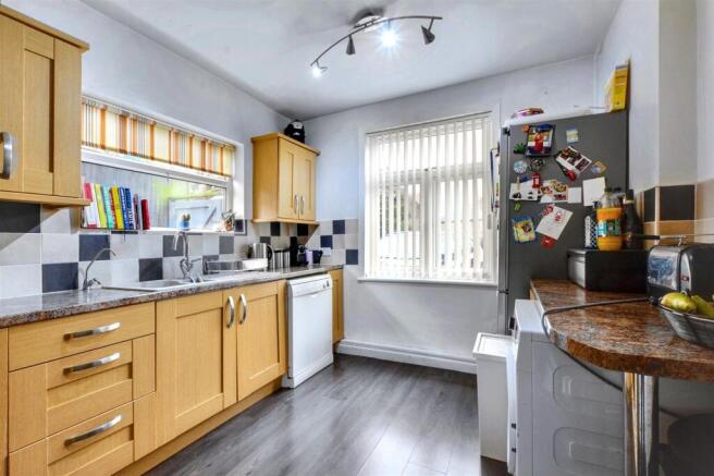 Kitchen_2.jpeg