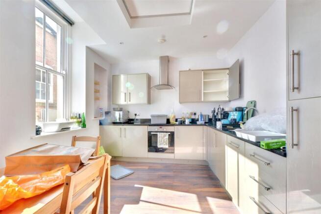 Kitchen_1.jpeg