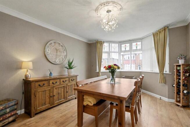Dining Room_1.jpeg
