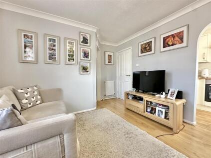 Thames Close, Ferndown