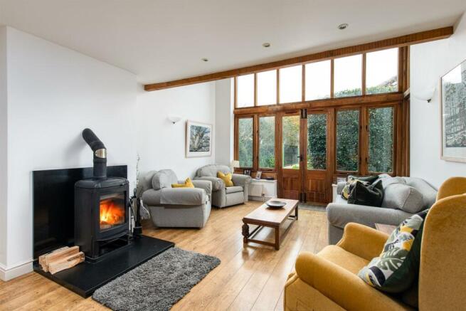 Sitting_Room_1.jpg