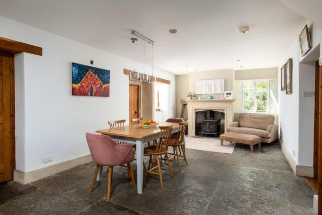 Dining_Room_1 - Copy.jpg