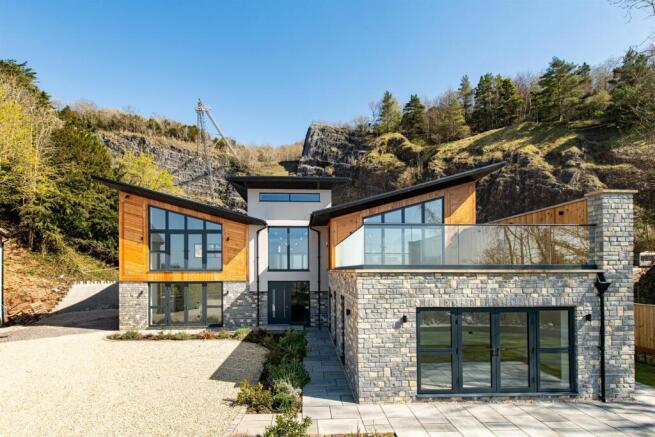 Exterior_1.jpg
