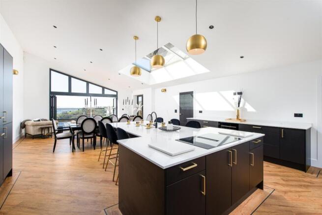 Kitchen_8.jpg