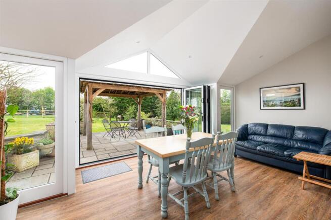 Breakfast_Room_2.jpg