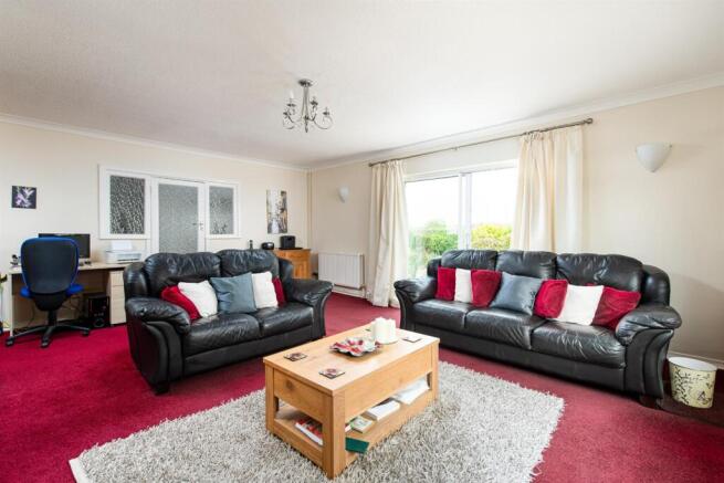 Sitting_Room_1.jpg