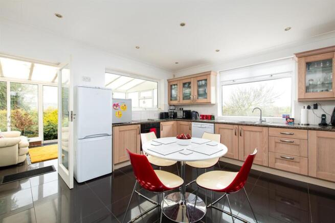 Kitchen_1.jpg