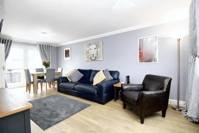 LOUNGE/DINER