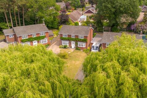 Coppice Gardens, Crowthorne, Berkshire, RG45
