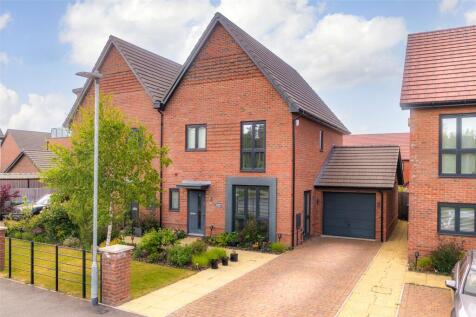 Goodwood Crescent, Crowthorne, Berkshire, RG45