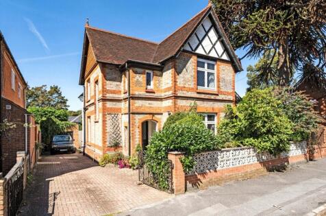 Forest Road, Crowthorne, Berkshire, RG45