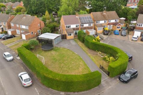 Lyon Road, Crowthorne, Berkshire, RG45