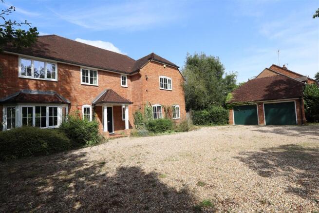 The Rectory, The Village, Finchampstead (1).JPG