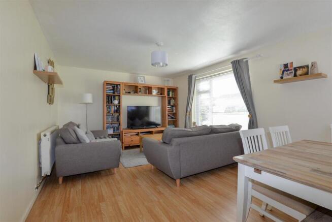 Living Room 1.jpg