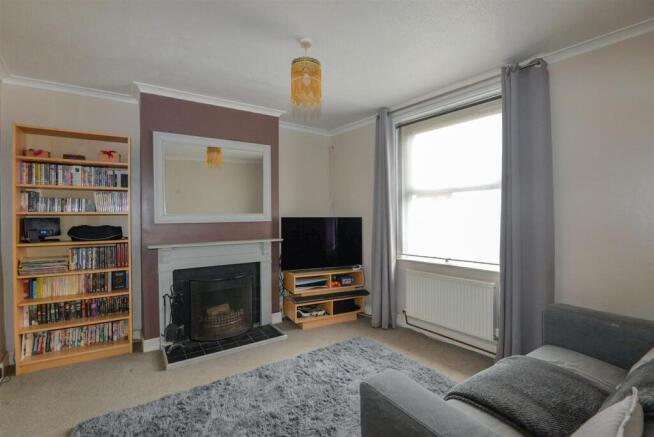 Living Room 1.jpg