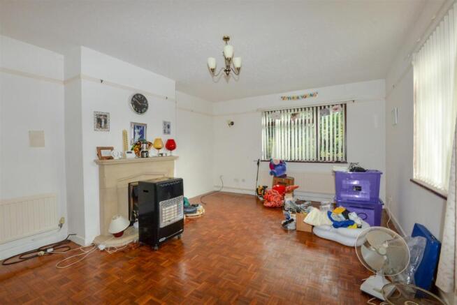 Living Room 1.jpg