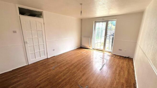 Livingroom 1.jpg