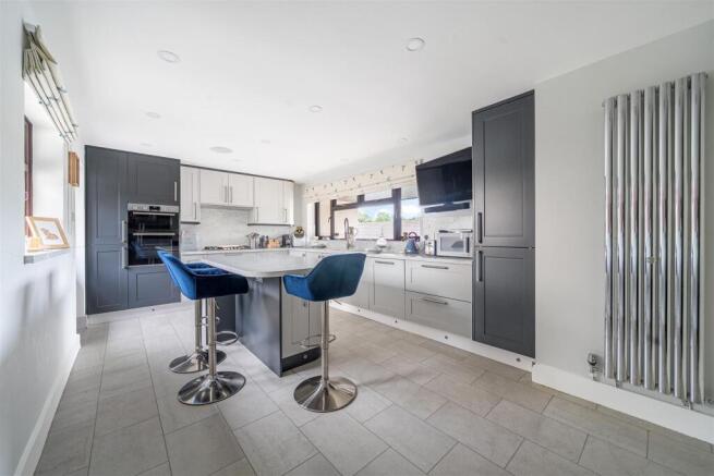 Oaktree Kitchen. 25.jpg