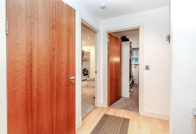 8403338-interior12-800.jpg