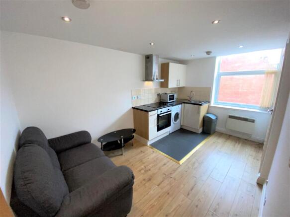 Lounge/Kitchen