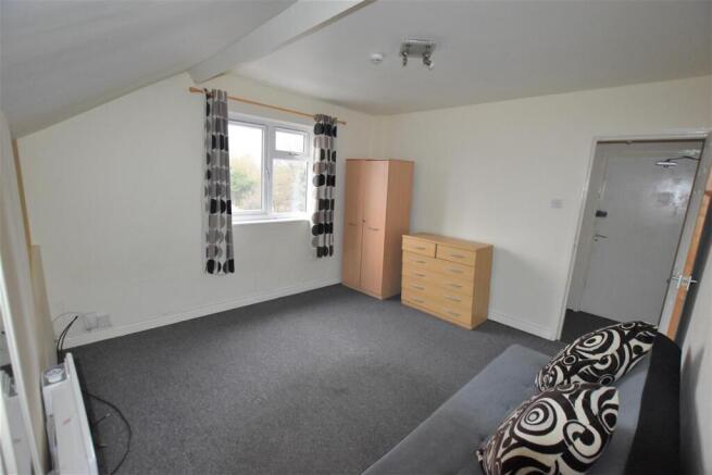 Lounge/Bedroom