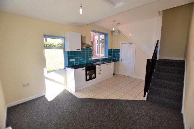 Lounge/Kitchen