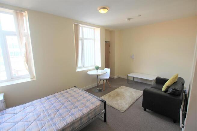 Lounge/Bedroom