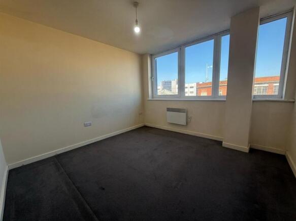 Bedroom 21.jpeg