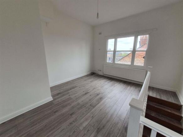 Lounge/Bedroom