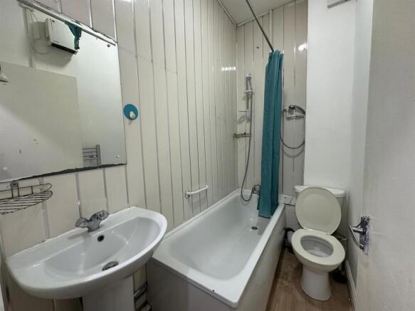 Bathroom Chaucer.jpg