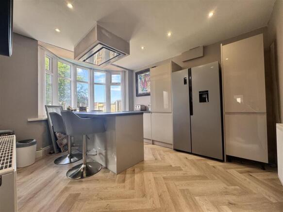 Open plan kitchen & utility area