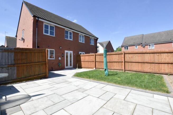 REAR ENCLOSED GARDEN