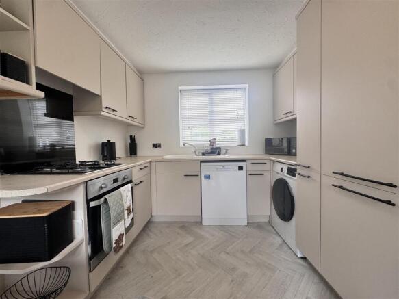 Kitchen / dining