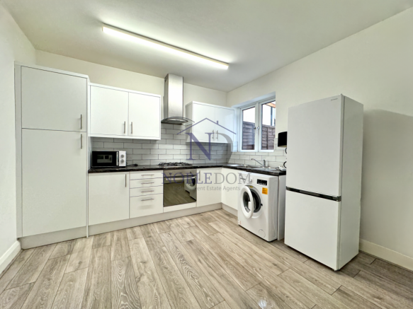 3-bedroom Terrace House in Hounslow