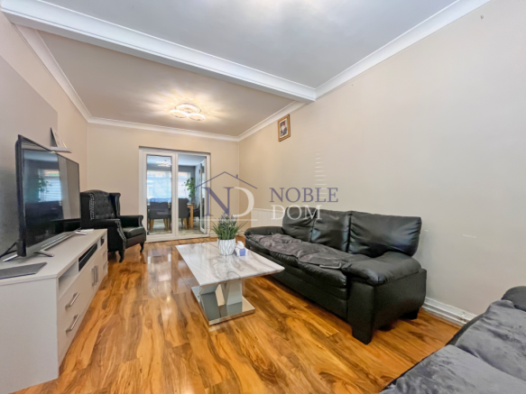 THREE BEDROOM SEMI-DETACHED HOUSE IN HESTON